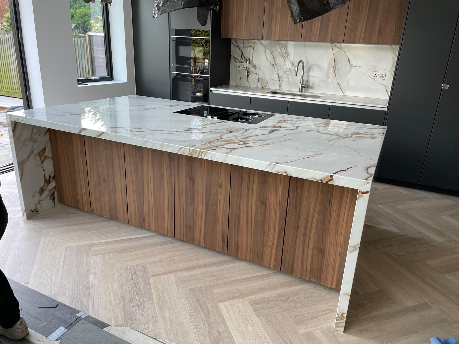Hackney Quartz Kitchen Countertops